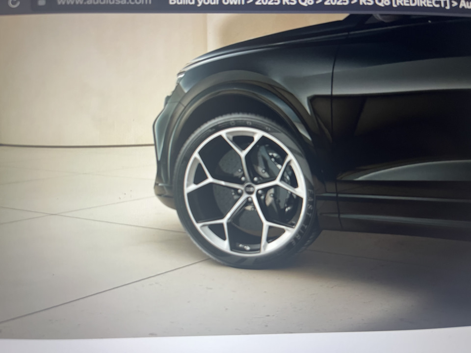 Фото в бортжурнале Audi Q8