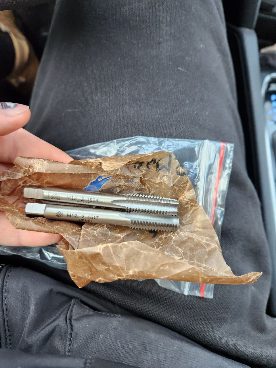 Установка шпильки натяжного ролика на 126 мотор или еще походит — Lada ...