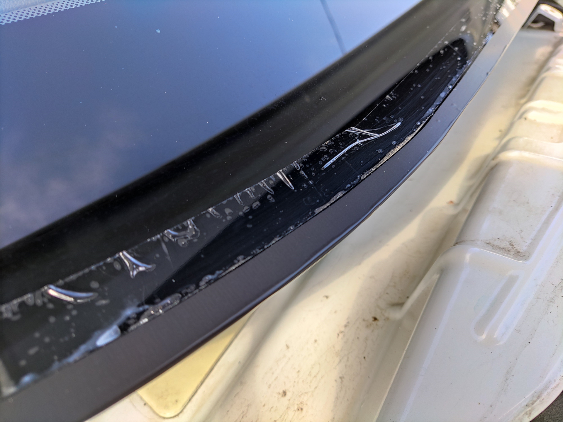 Приклеить жабо к стеклу. Parolon lobovogo stekla BMW g30. Решетка радиатора Хендай i40 как запаять