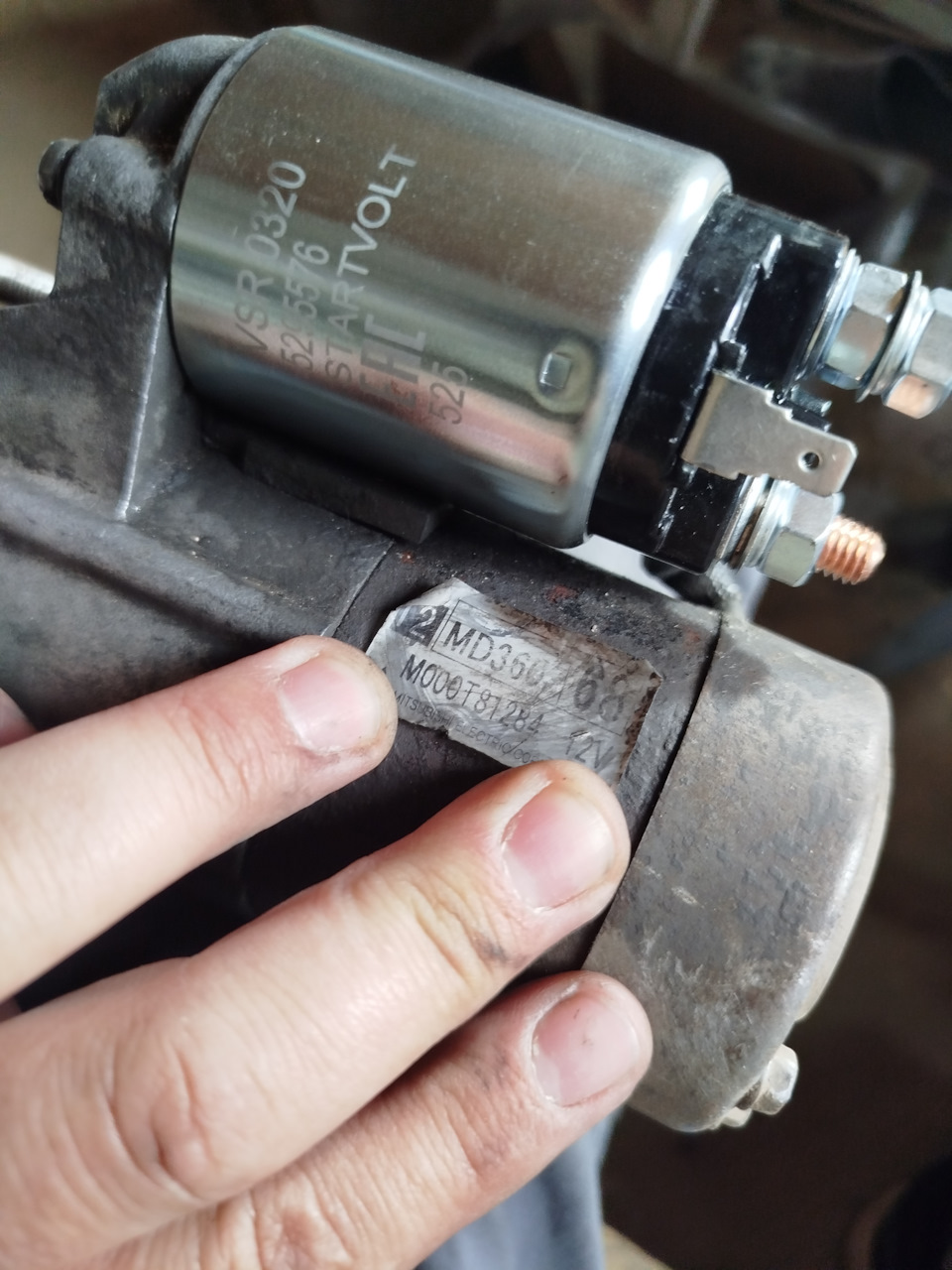 Фото в бортжурнале Mitsubishi Carisma. Запчасти на фото: M000T81284, VSR0320