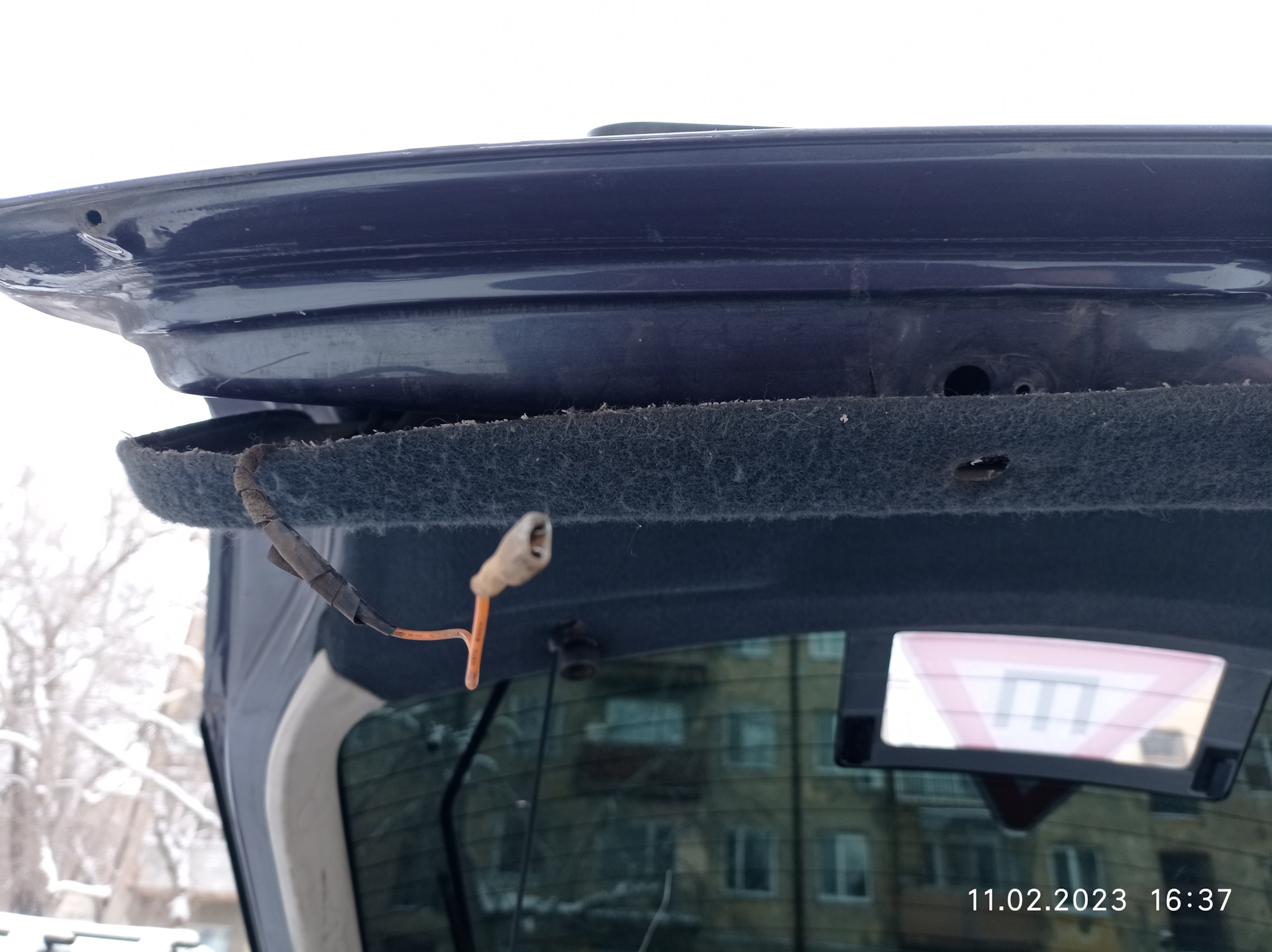 Шипение радио, свет в багажнике — Opel Vectra B, 1,6 л, 1996 года ...