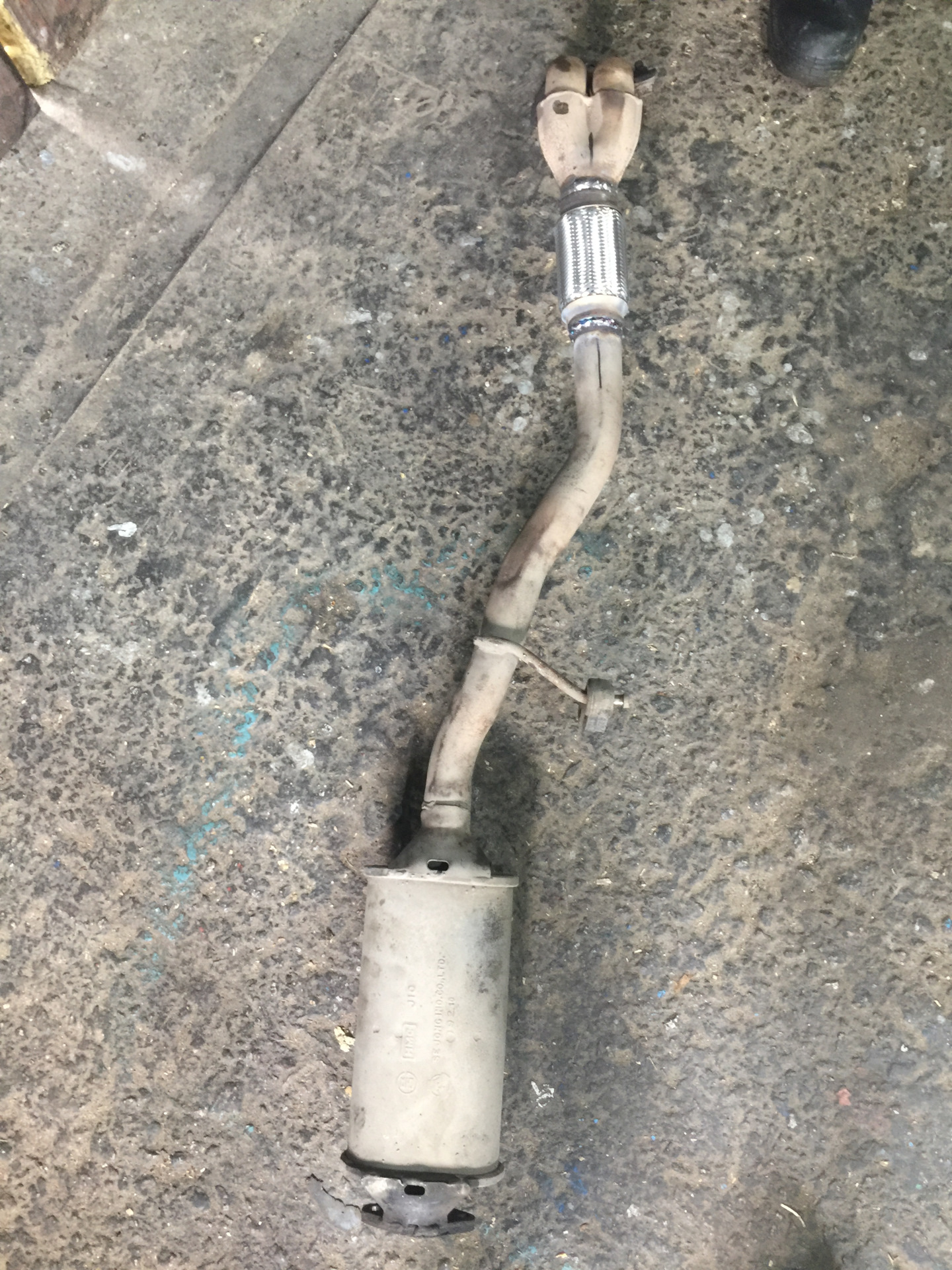 Замена гофры выхлопного коллектора — Hyundai Lantra I, 1,5 л, 1993 года ...