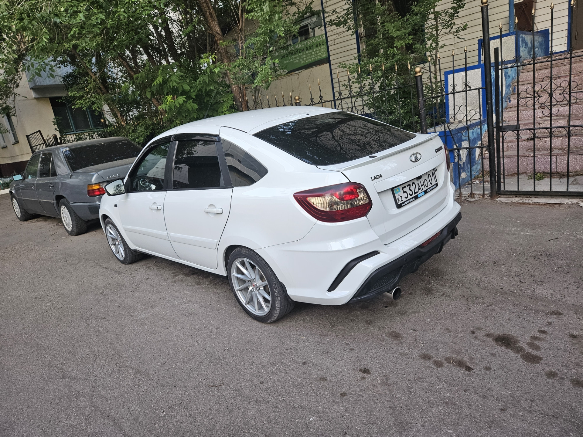 Замена заднего бампера диски итд — Lada Гранта Лифтбек (1G), 1,6 л ...