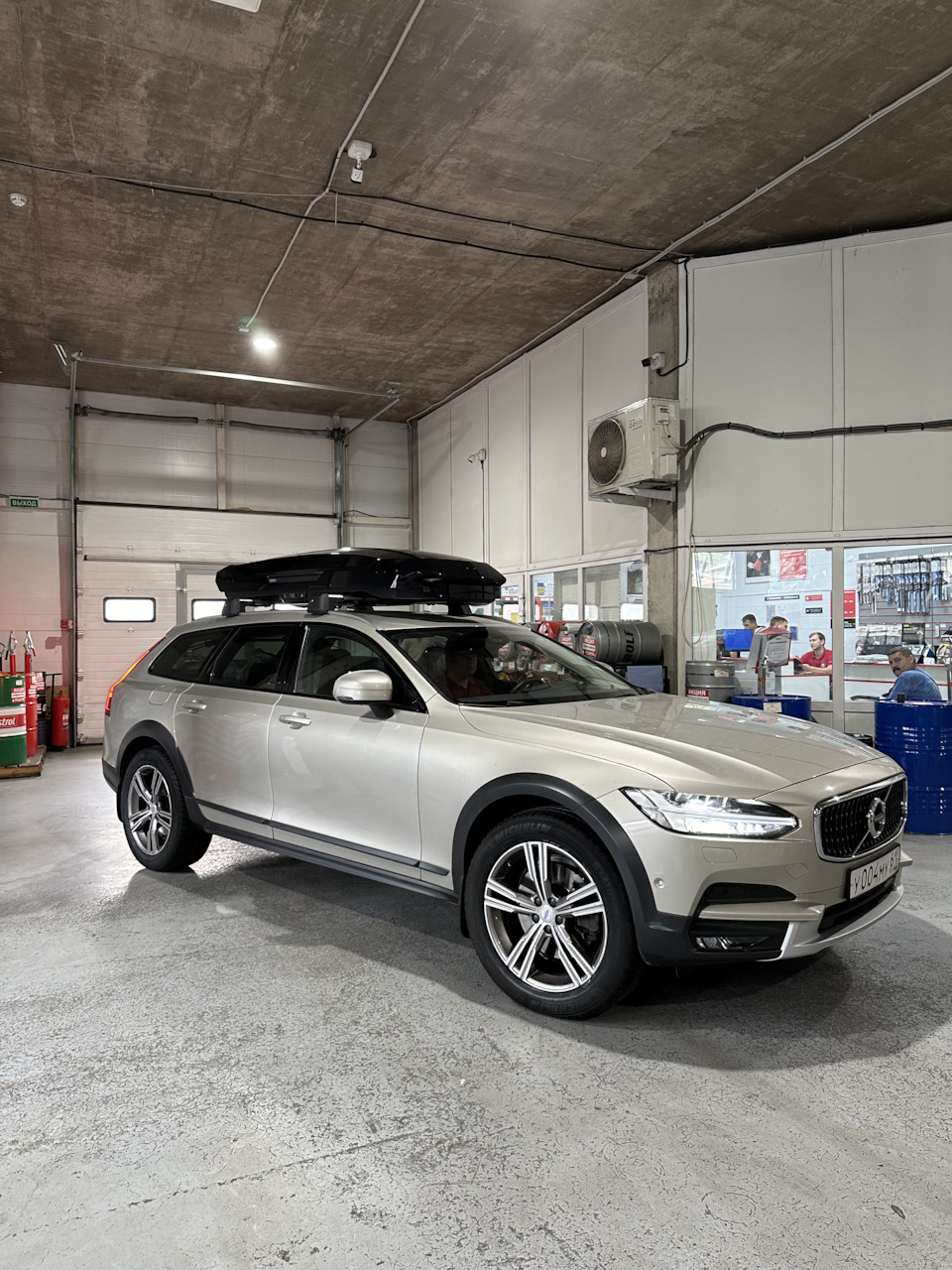 Резина формата cross country — Volvo V90 Cross Country, 2 л, 2019 года ...