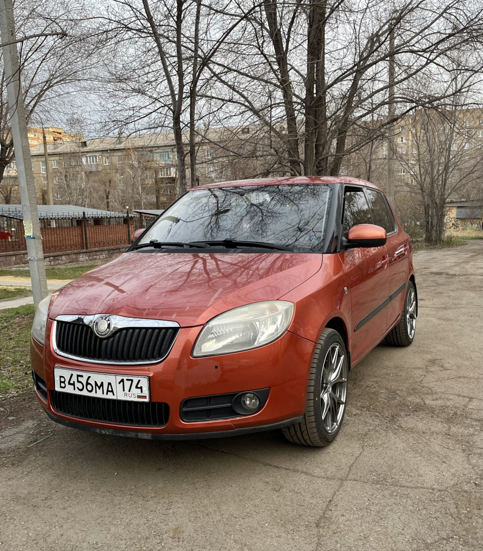 Долой рекламу! Или безрамочные номерные рамки — Skoda Fabia Mk2, 1,4 л ...