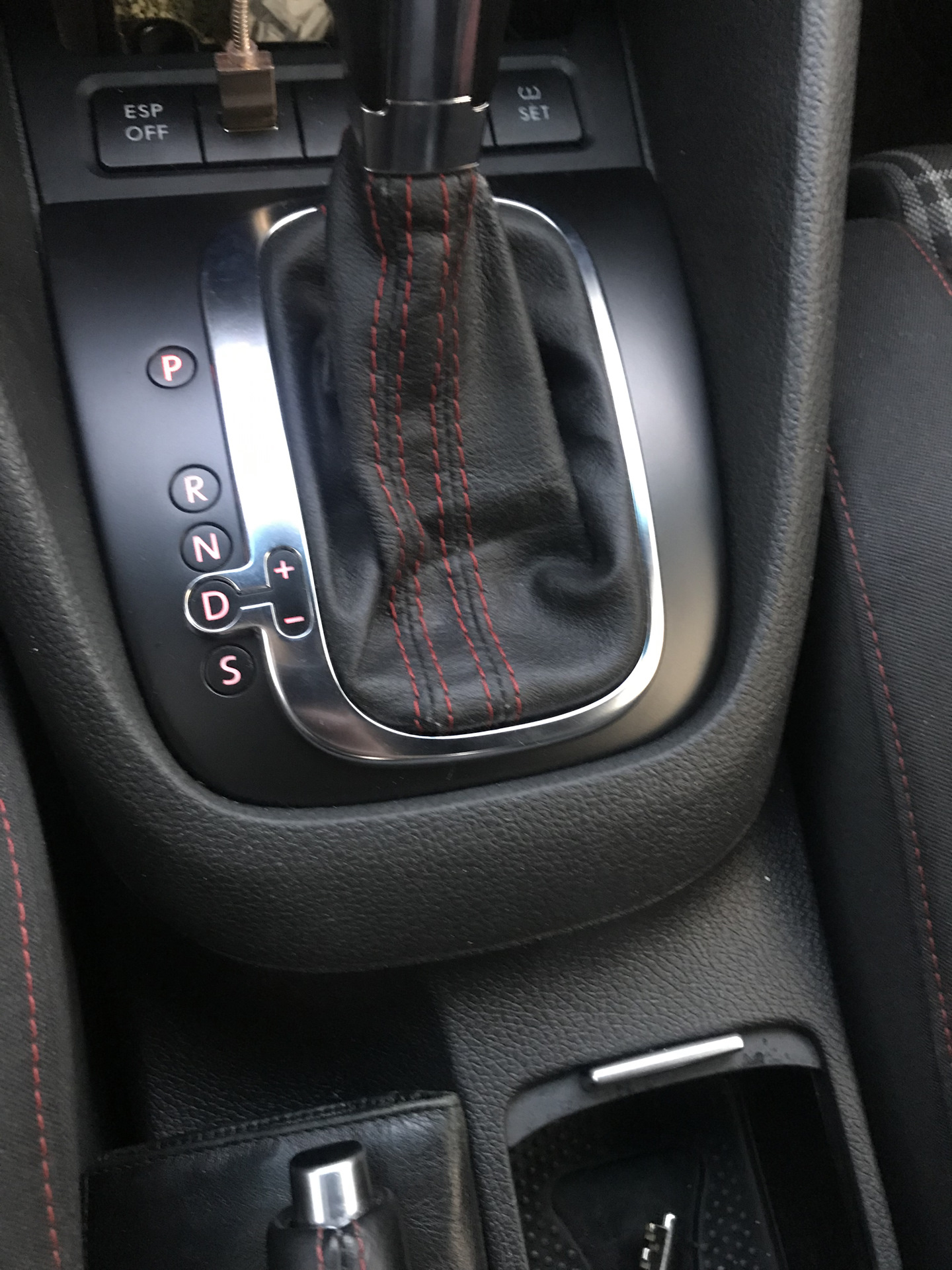 Jetta акпп. Гольф 5 селектор DSG. Накладка селектора АКПП гольф 5. Накладка АКПП гольф 6. Чехол АКПП Фольксваген гольф 5.