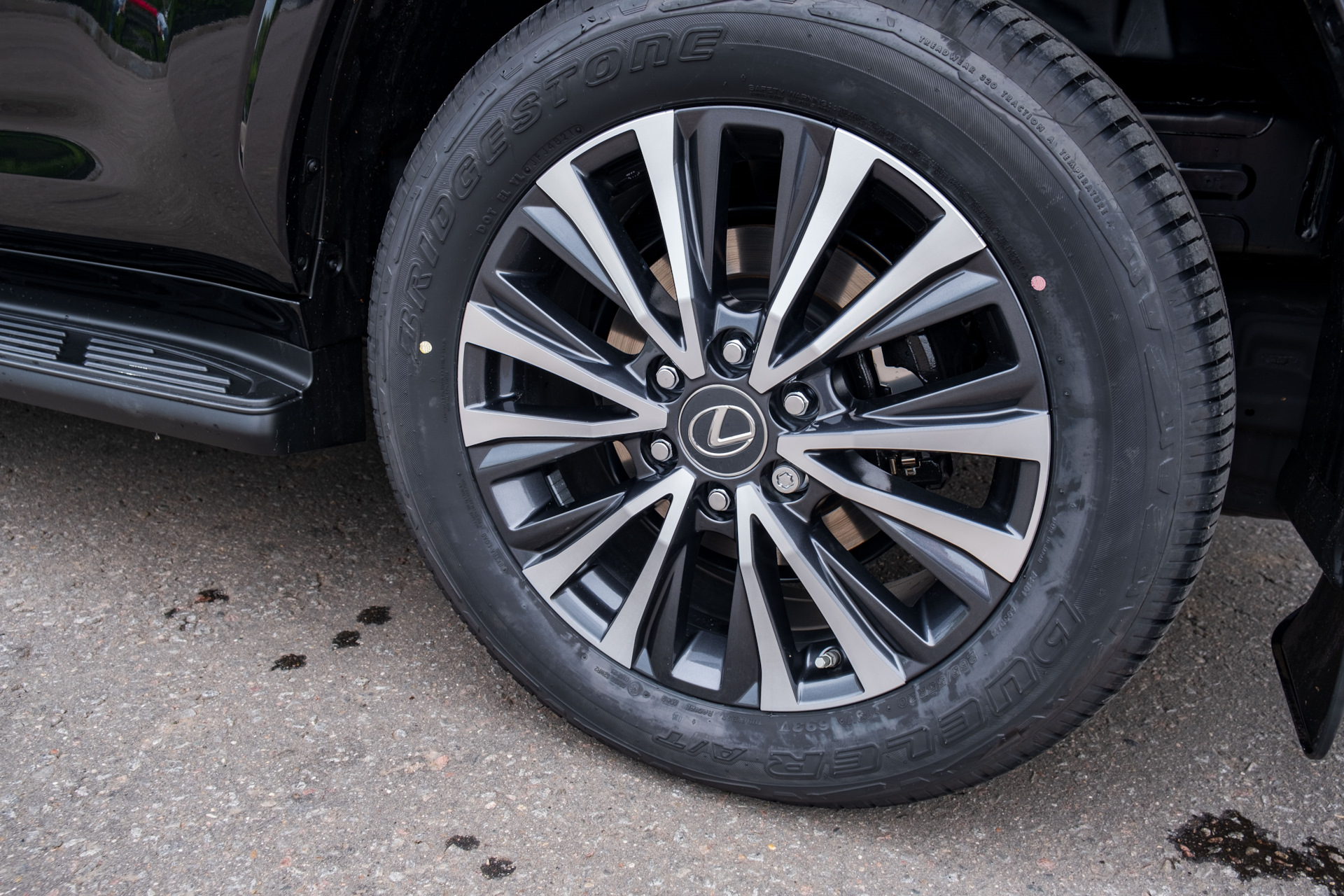 Lexus lx600 диски. Lx600 диски. 7. Лексус на 22 дисках. Hf 7 диски.