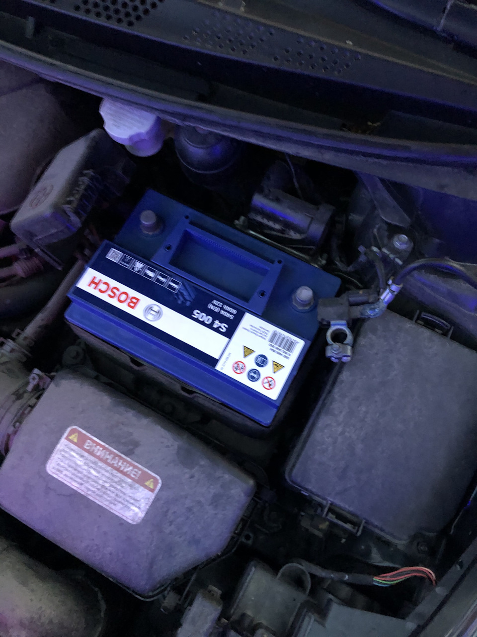 Замена акб и прощай мерцание света на холостых! — KIA Ceed SW (2G), 1,6 ...