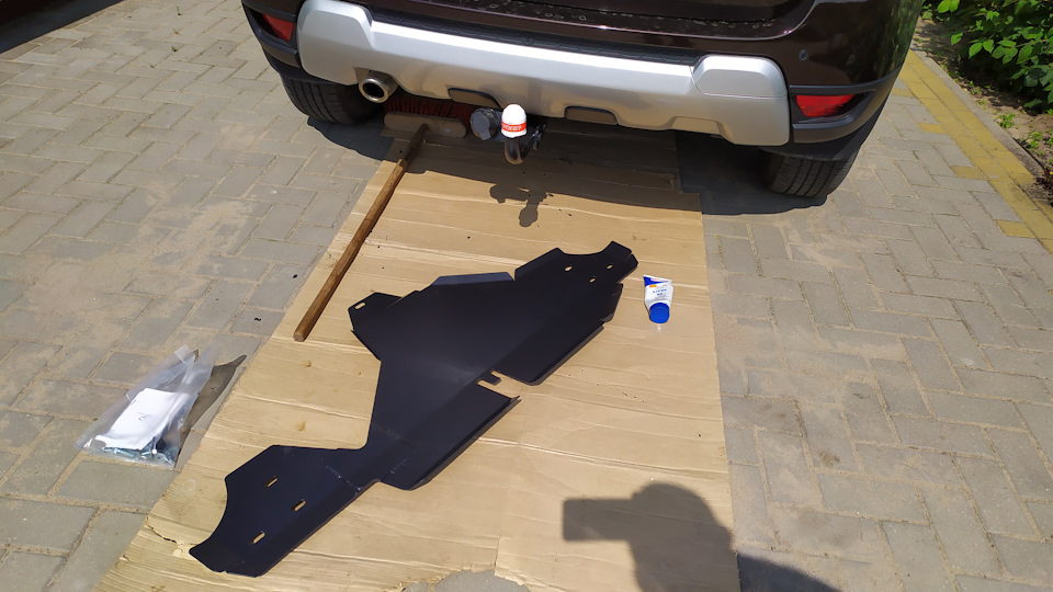 Установка защиты заднего бампера Motodor старого образца с фаркопом ...