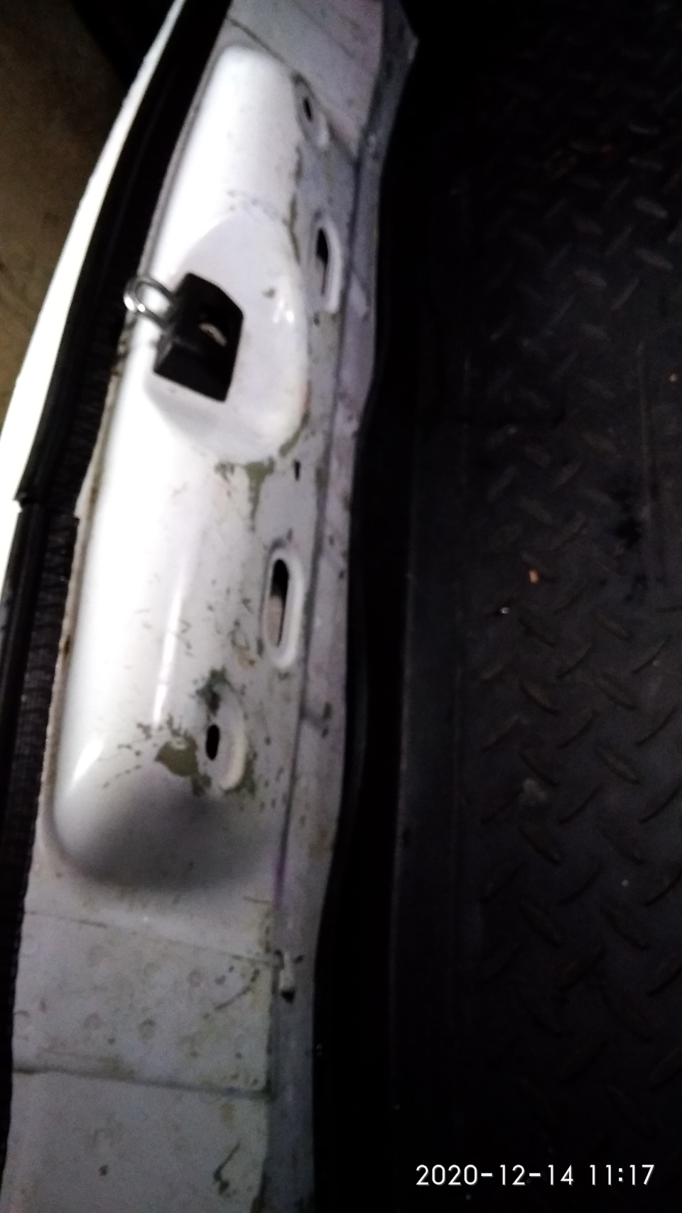 В багажнике нет накладки, что это — Renault Symbol, 1,4 л, 2012 года ...