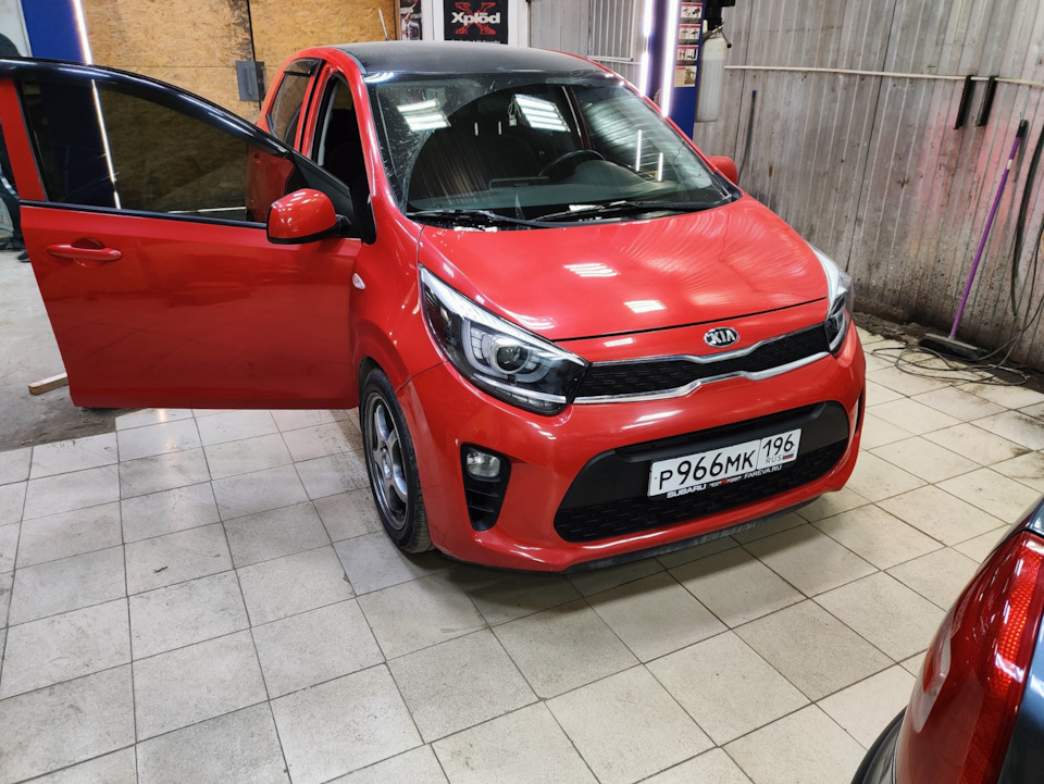 Молдинги дверей Kia Picanto 2017