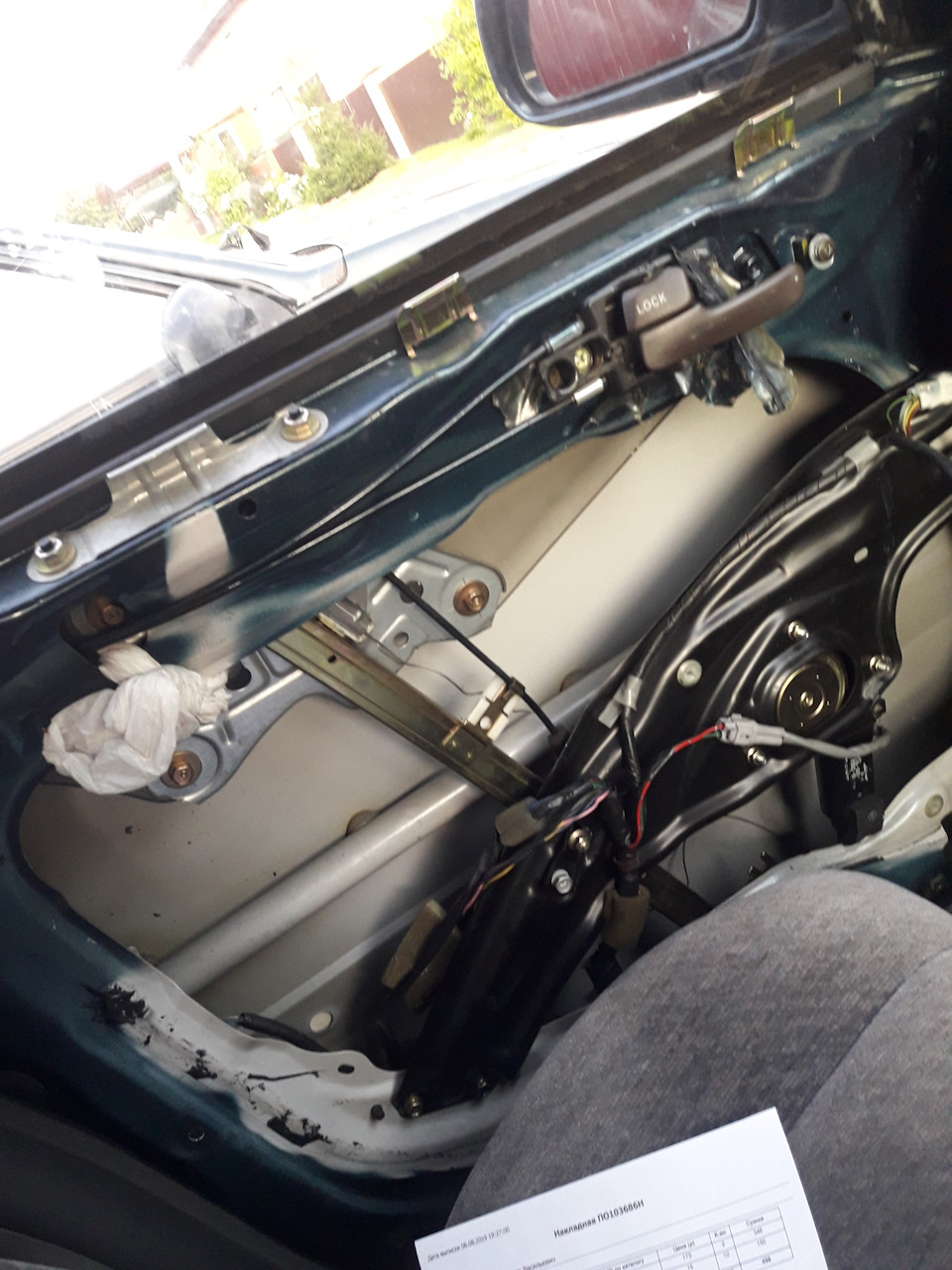 Вторая поломка. Сломался стеклоподъемник. — Toyota Crown (S140), 3 л ...