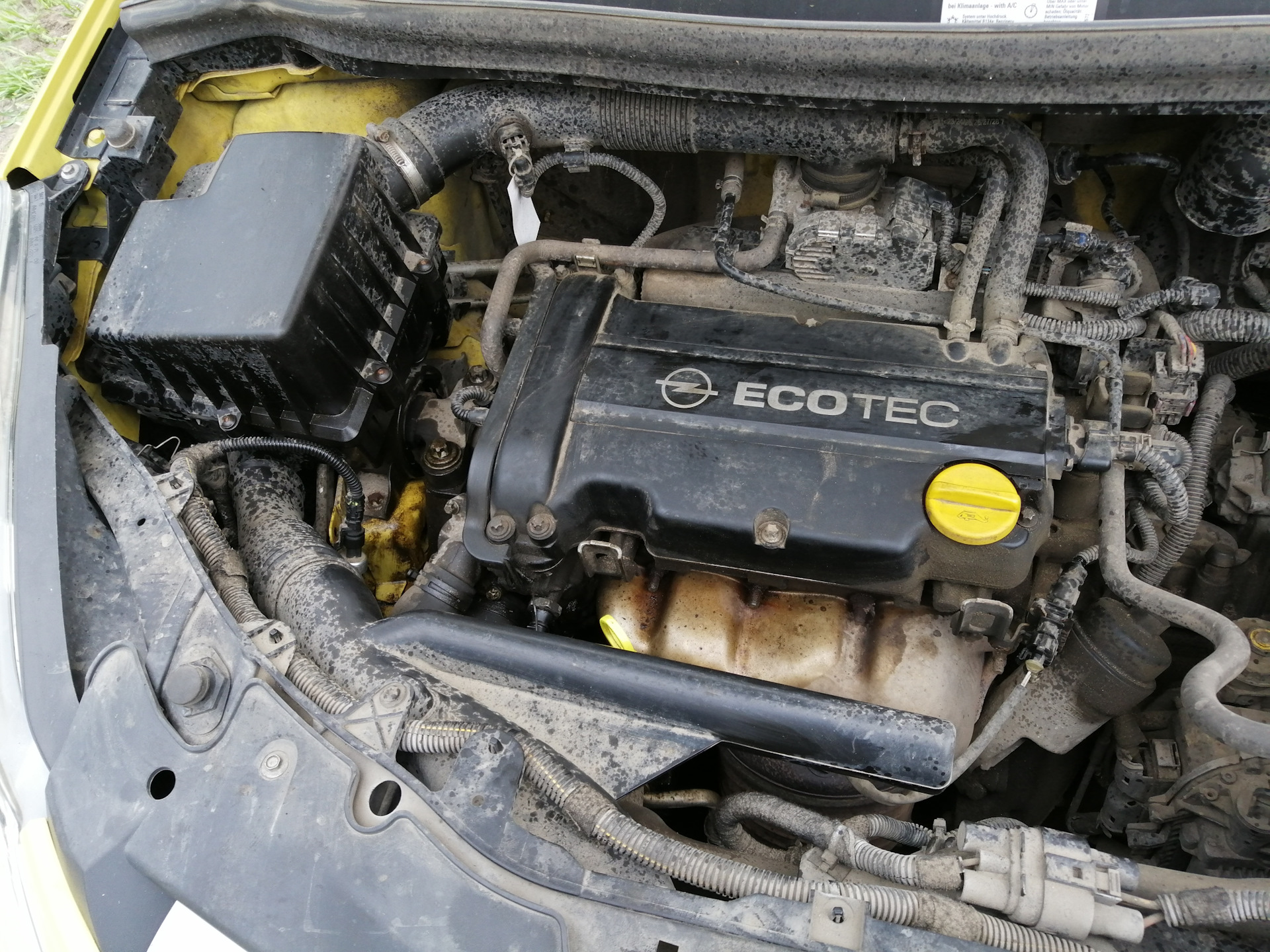 Опель корса д давление масла. Двигатель Opel Corsa d 2007 1.2. Opel Corsa c двигатель 1.4. Opel Corsa 1.2. Двигатель Опель Корса д 2007 1.4.