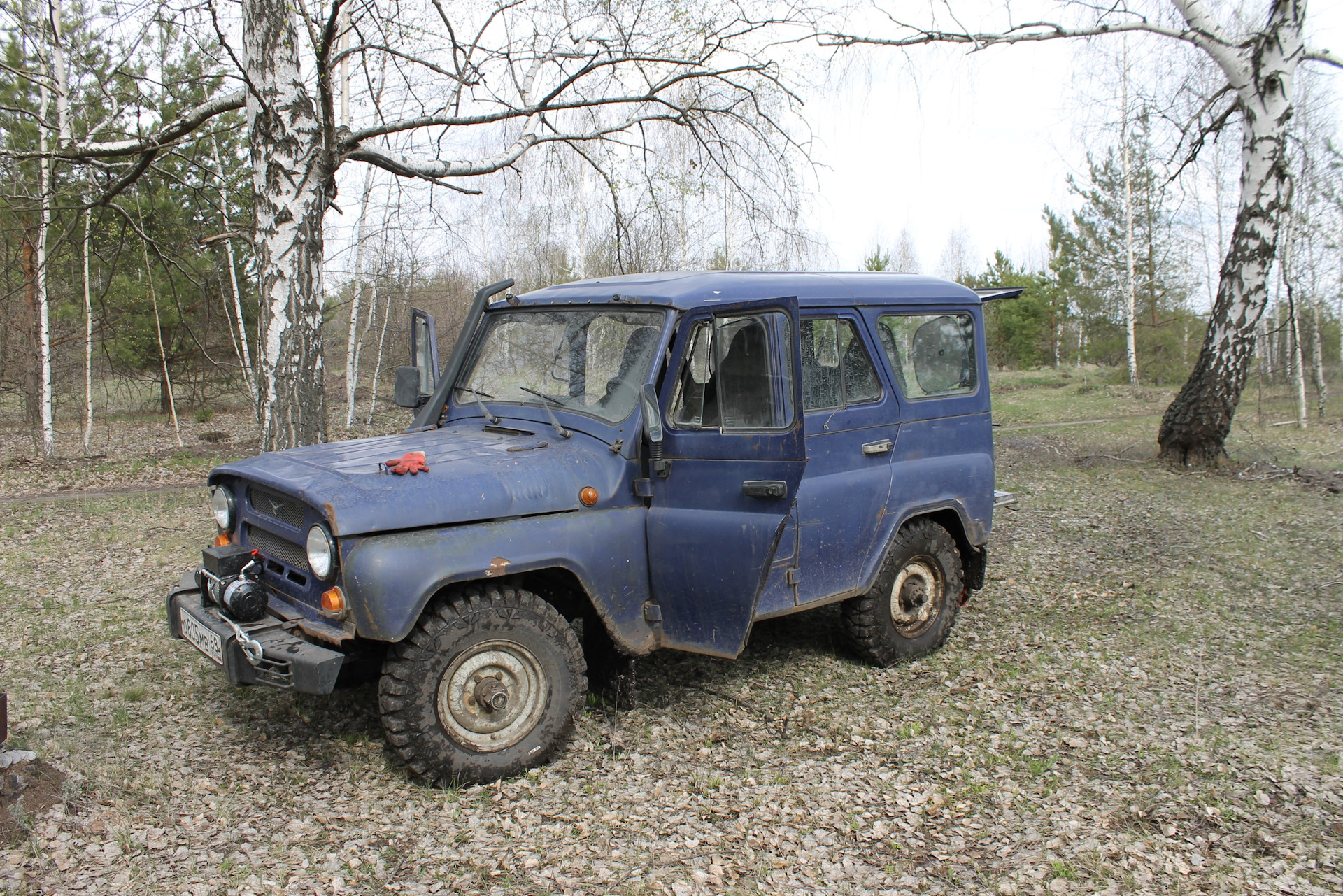 Водитель автомобиля уаз. УАЗ 31519. УАЗ Т12.02. УАЗ т3151-801 "курьер". УАЗ т3744-801.