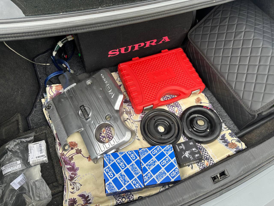 Чашки на передние стойки и передние стаканы — Nissan Maxima QX (A33), 2 ...
