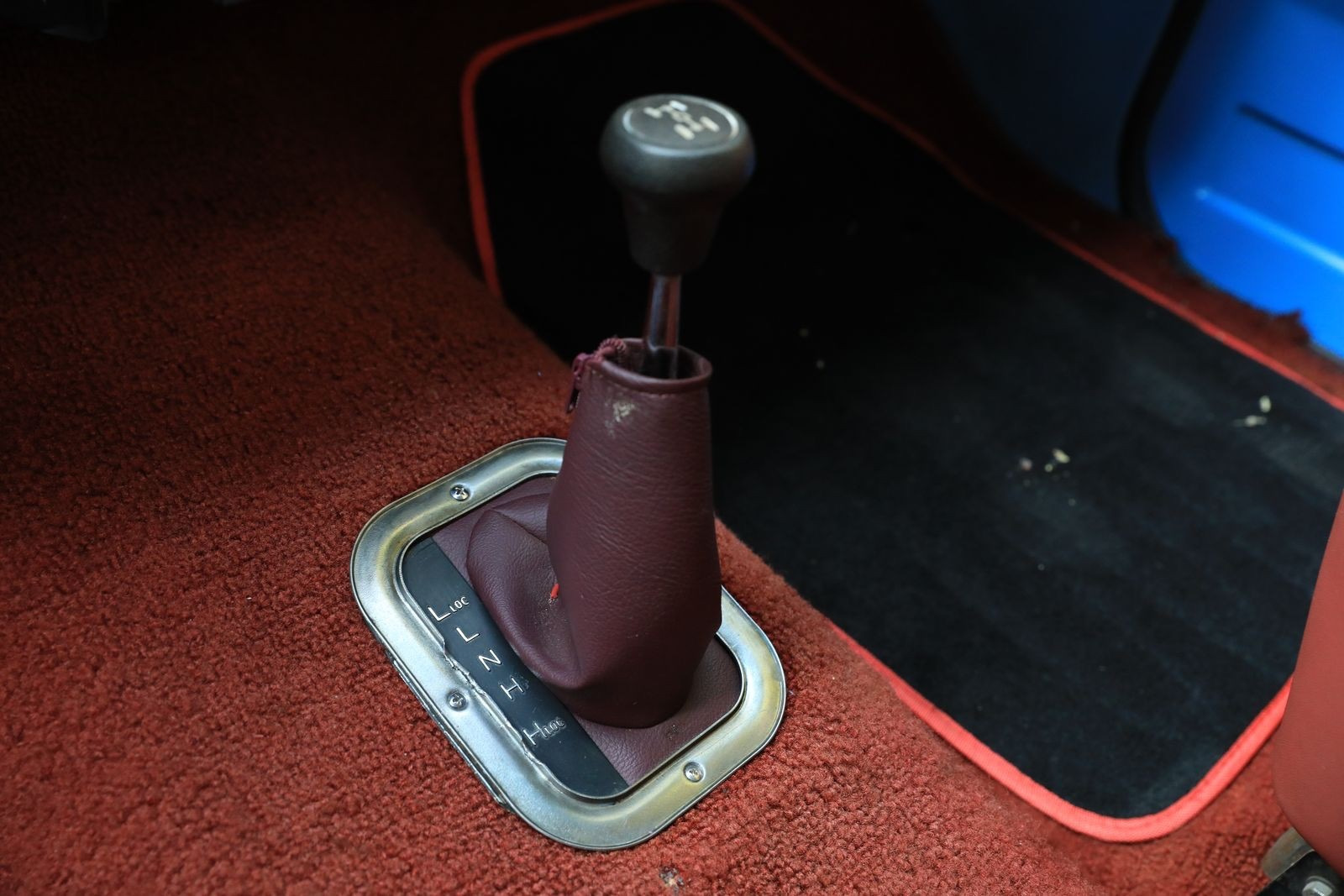 Принцип полного привода нива 2121. Шевроле включение полного привода. Кнопка зажигания chevrolet captiva. Шевроле включение полного привода. 3 l.