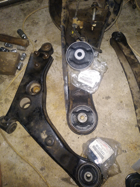 4120A001 Сайлентблок продольного рычага задней подвески OEM Mitsubishi ...