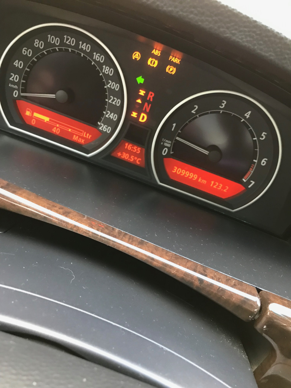 Фото в бортжурнале BMW 7 series (E65/E66). Запчасти на фото: 1309999PDH