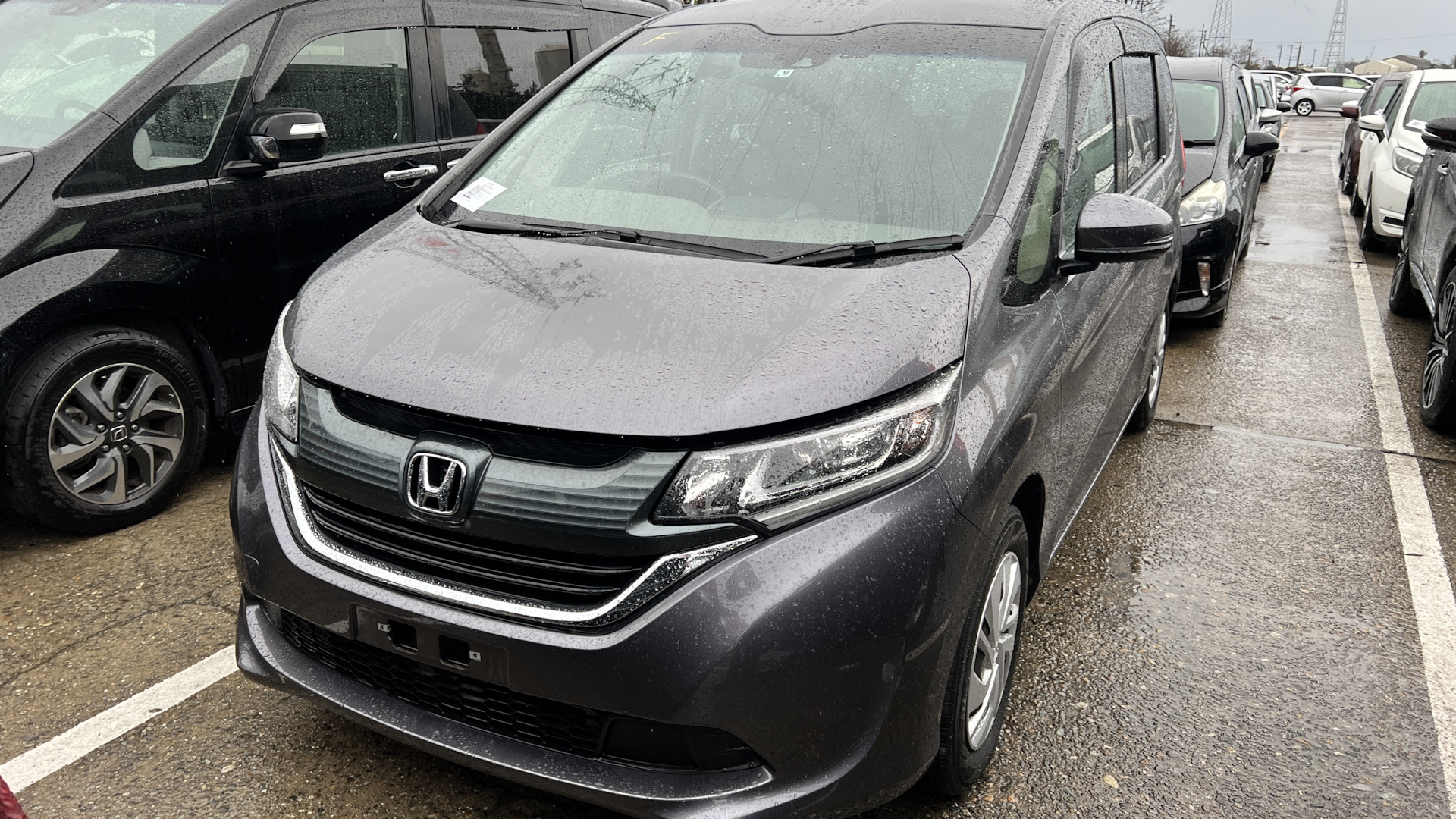 Honda freed 2 поколения