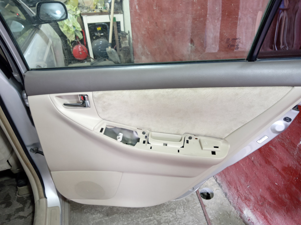 почти всборе — Toyota Corolla Fielder (E120)