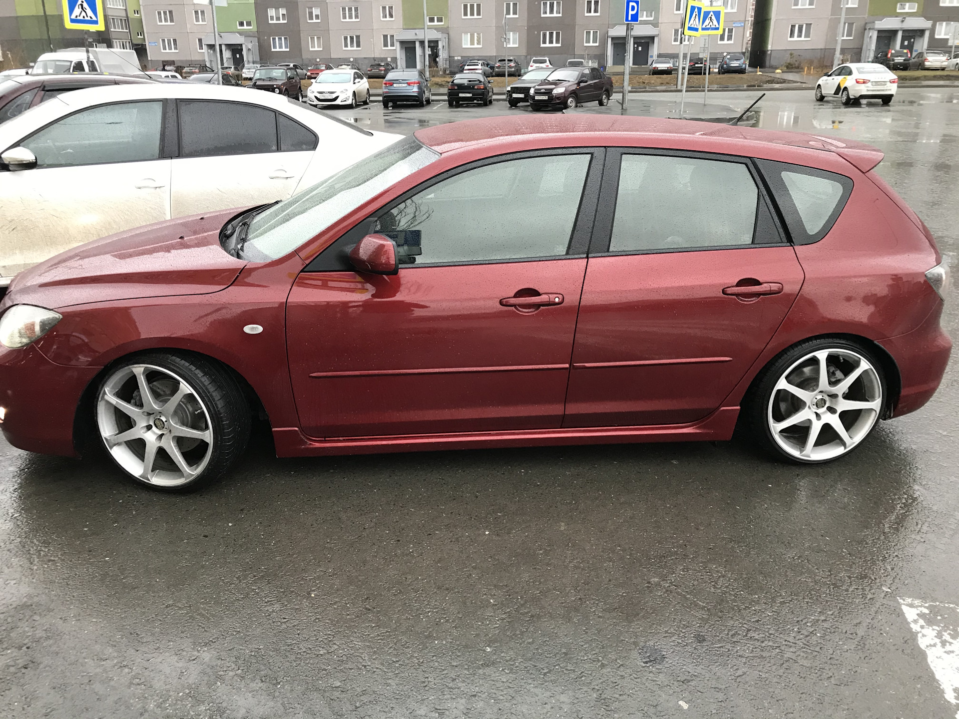 Mazda 3 2008 на дисках