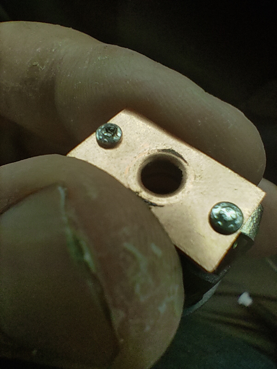 Замена датчика педали тормоза — Chevrolet Niva (1G), 1,7 л, 2010 года ...