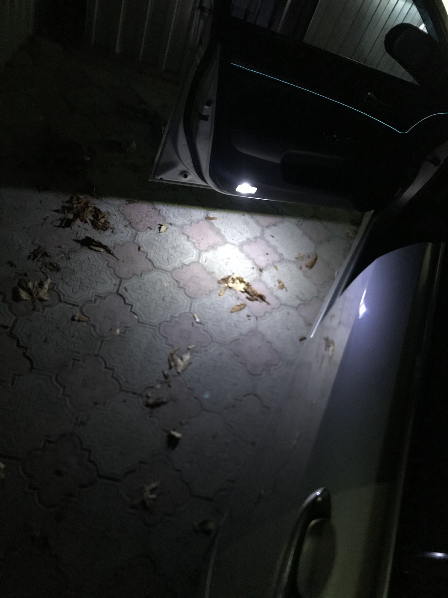 Свет при открытии двери — Honda Accord (7G), 2 л, 2007 года | своими ...