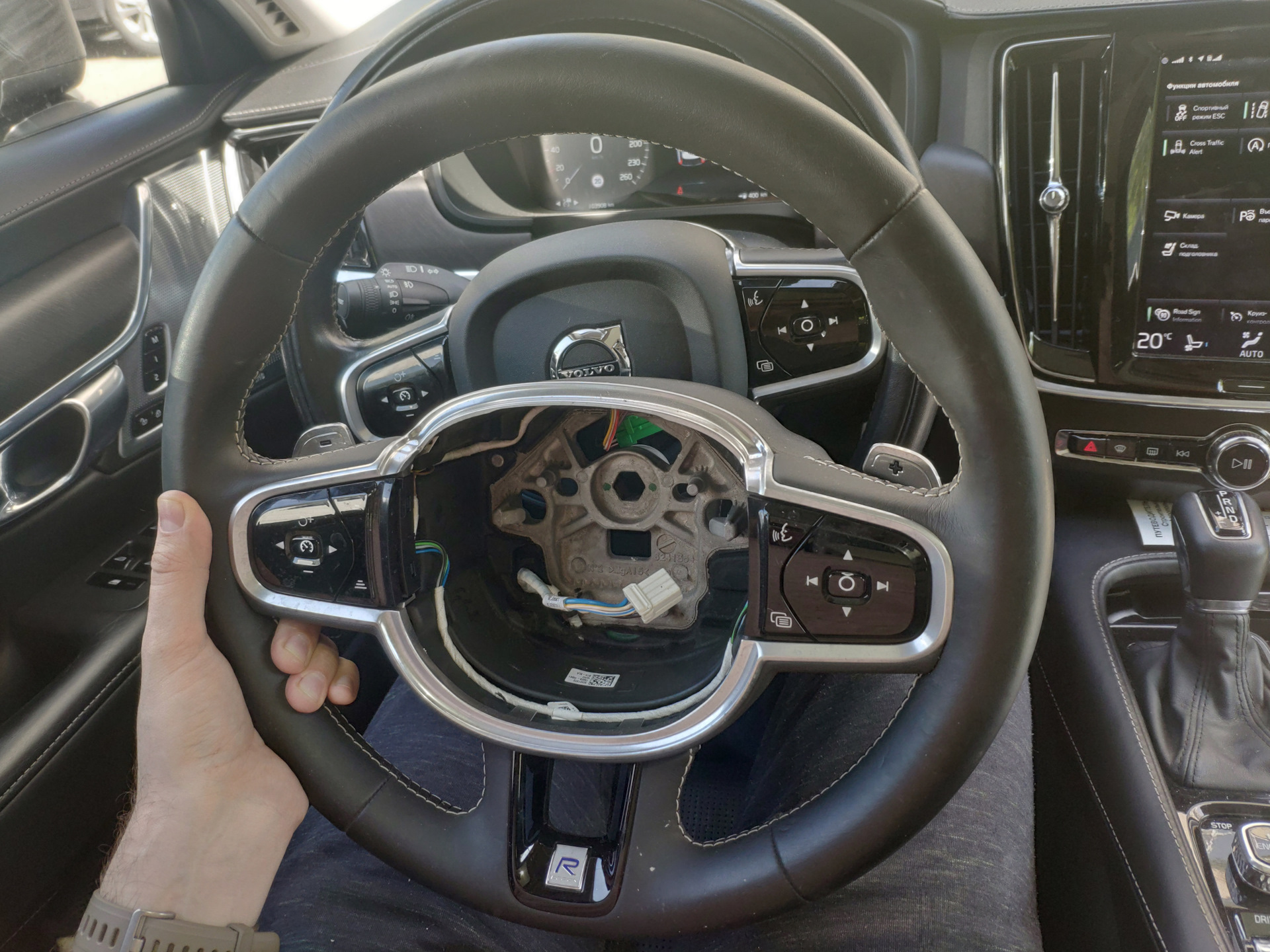 Буду и я тоже в тренде — R-design руль. — Volvo V90 Cross Country, 2 л ...