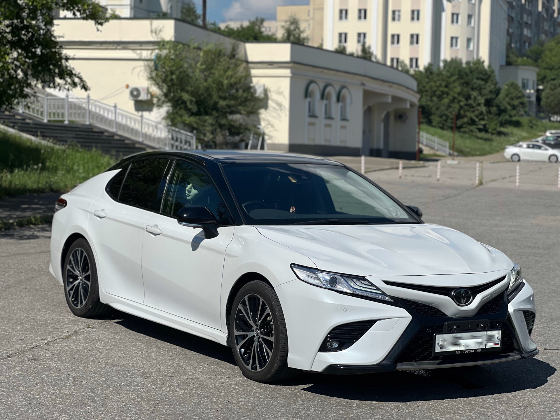 Toyota Camry Hybrid 2019