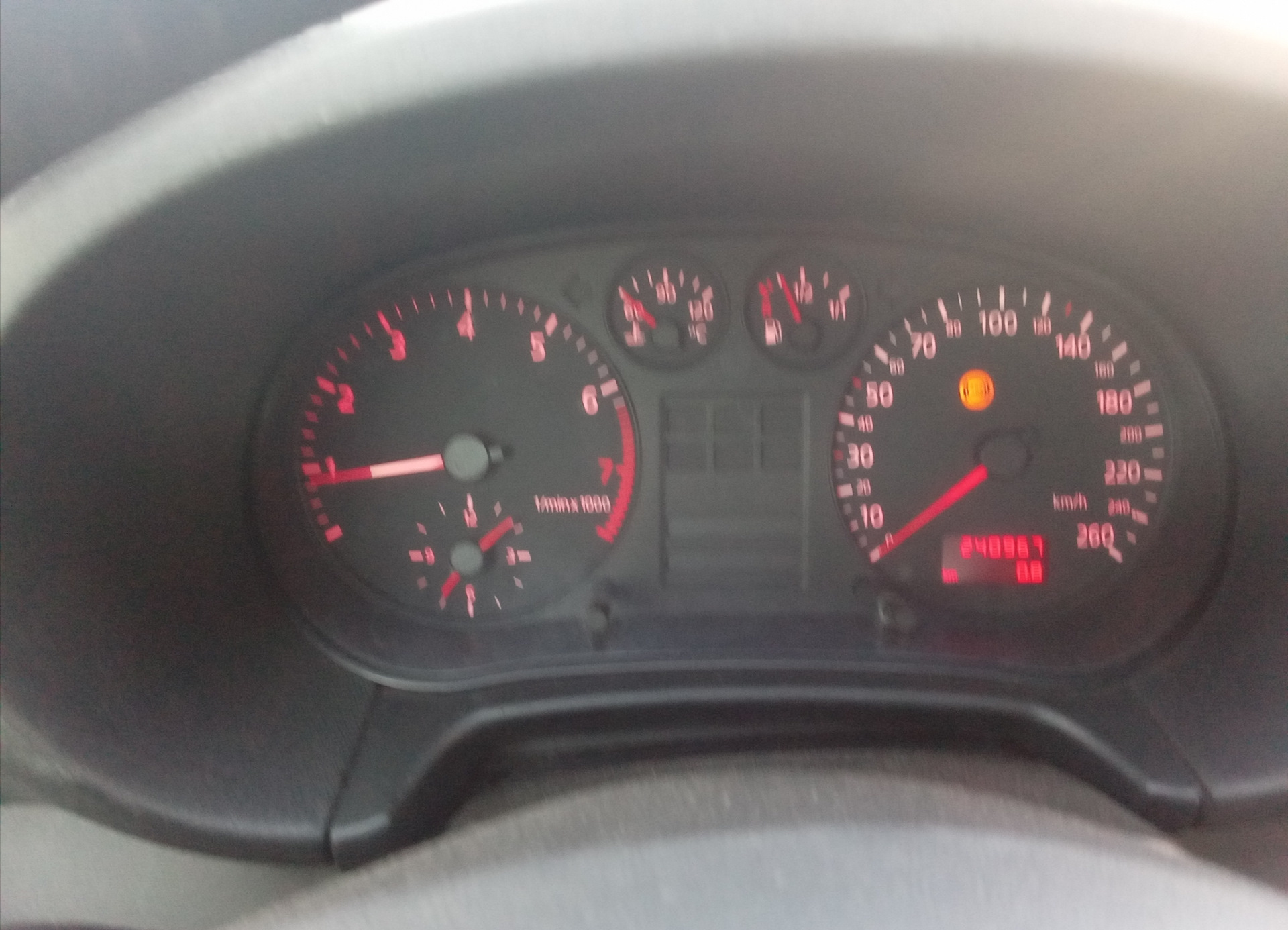 Приборная панель с Б. К + магнитола Audi chorus — Audi A3 (8L), 1,6 л ...