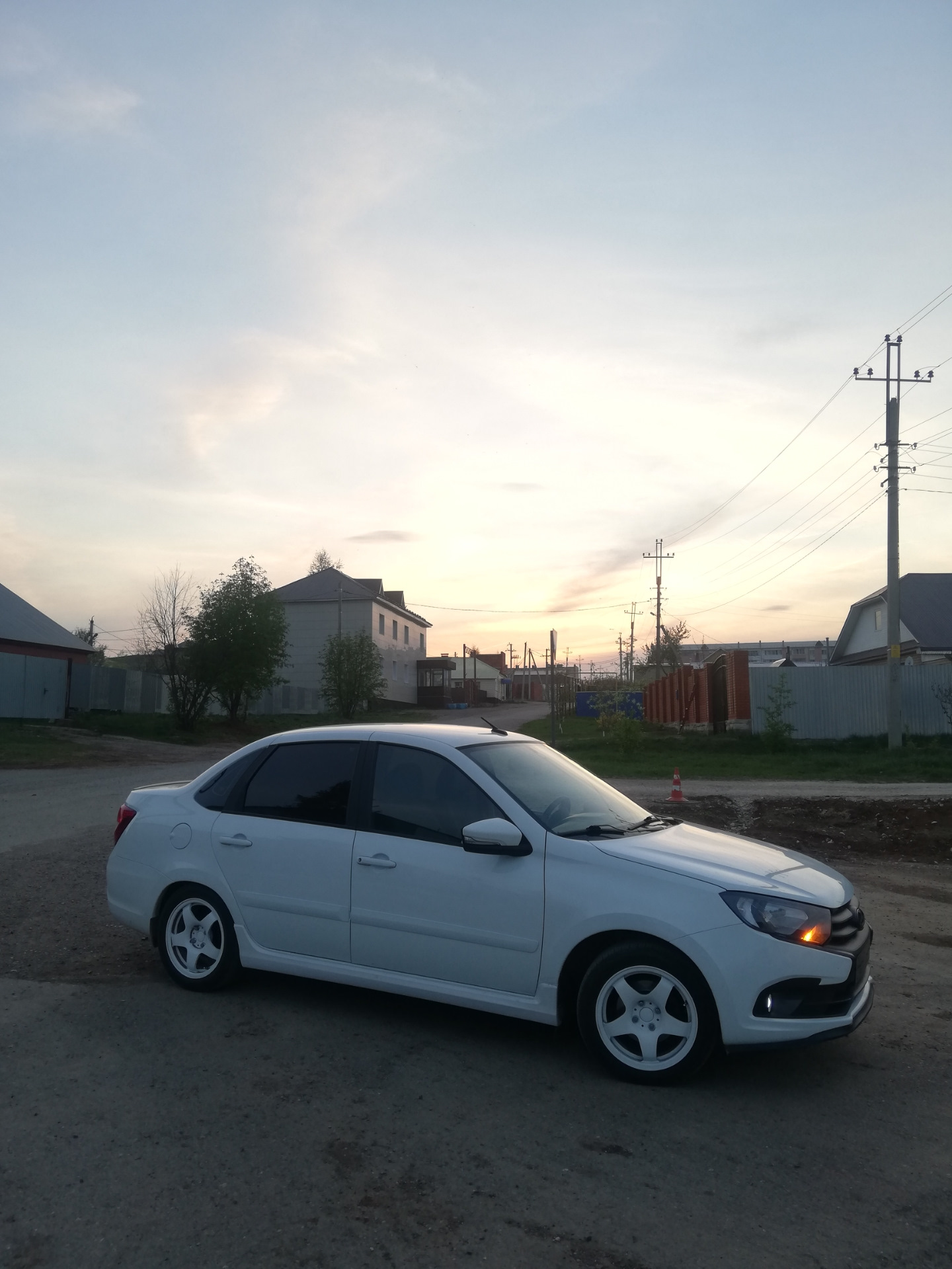 Пороги от гранты спорт на гранту fl — Lada Гранта (2G) FL, 1,6 л, 2018 ...
