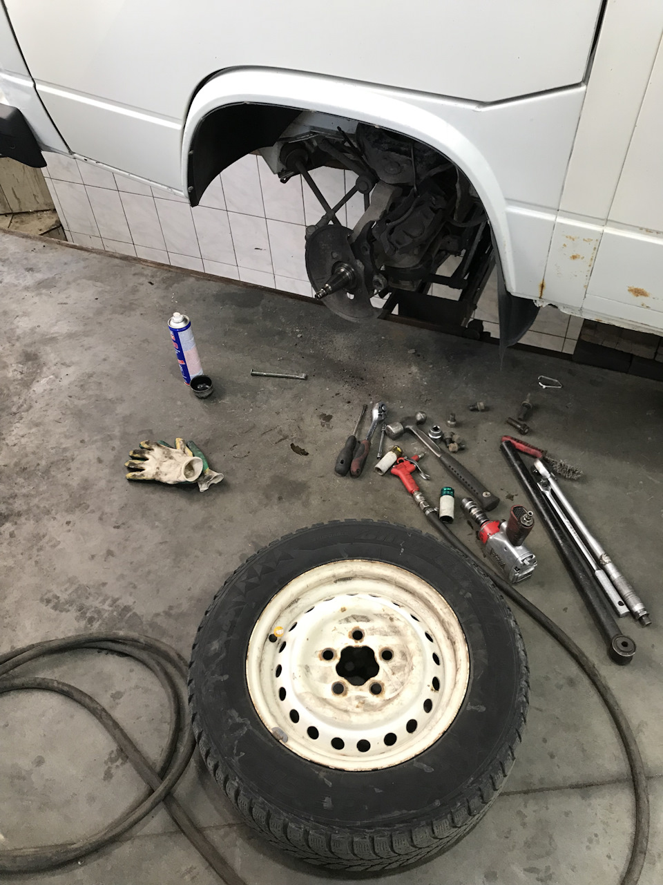 Регулировка ступичных подшипников — Volkswagen Transporter T3, 1,6 л ...