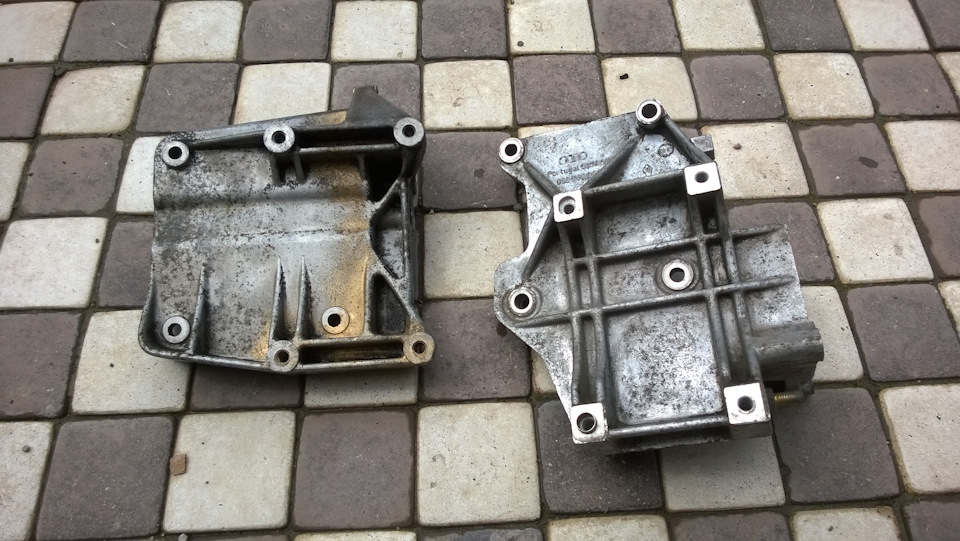 Слева — от АВК 050 260 885 D, справа — от ADR 058 260 885 C — Audi 100 (C4). Запчасти на фото: 050260885D, 058260885C