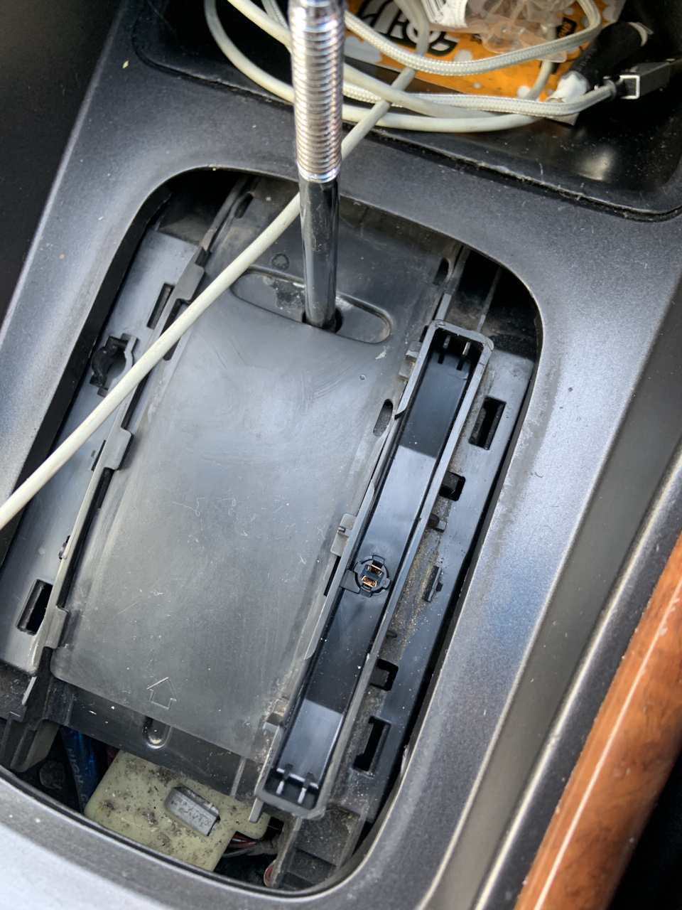 Замена лампочек на селекторе АКПП и на блоке климат-контроль — Honda ...