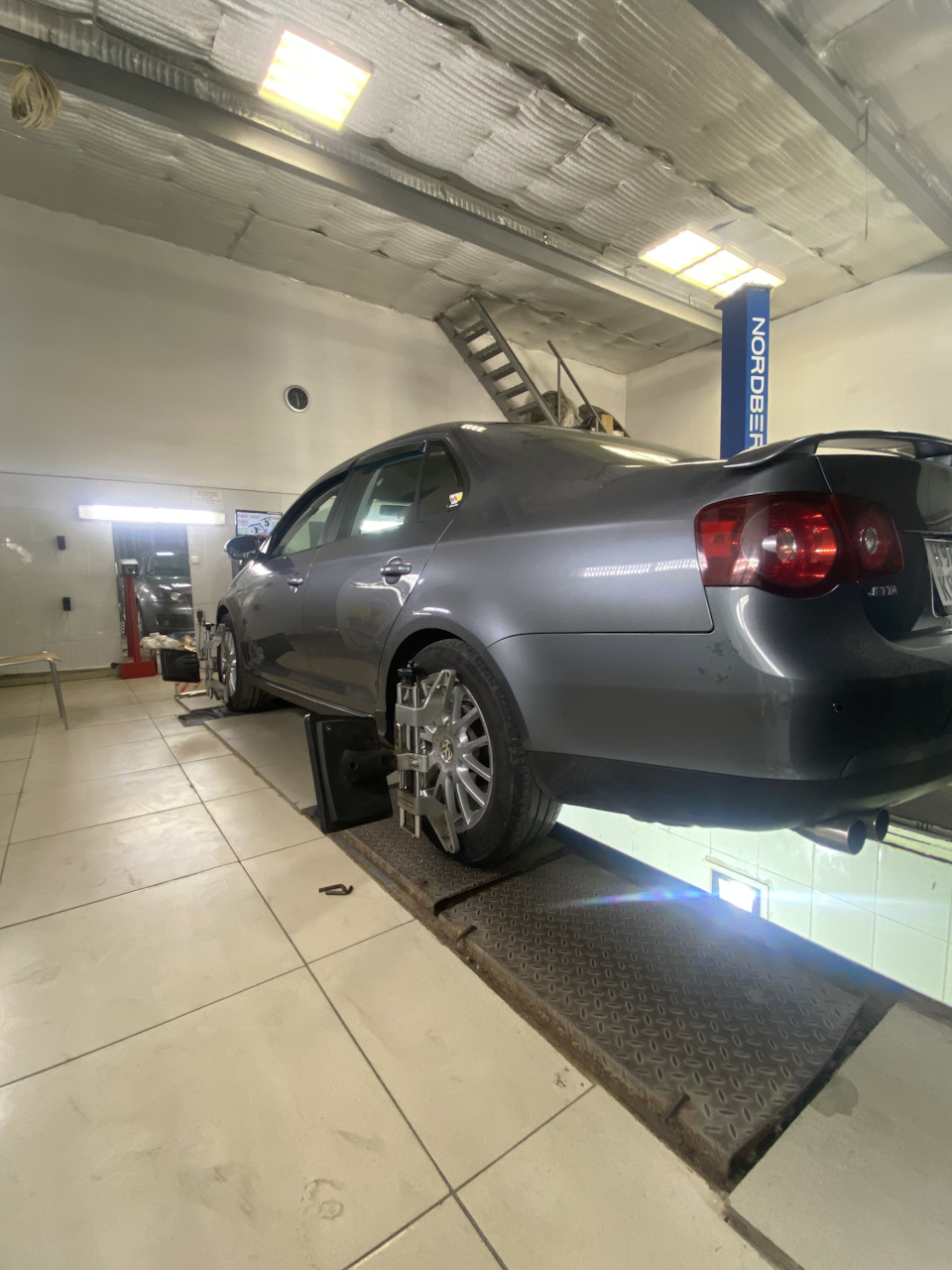 Решил сделать сход развал — Volkswagen Jetta V, 3,2 л, 2008 года ...