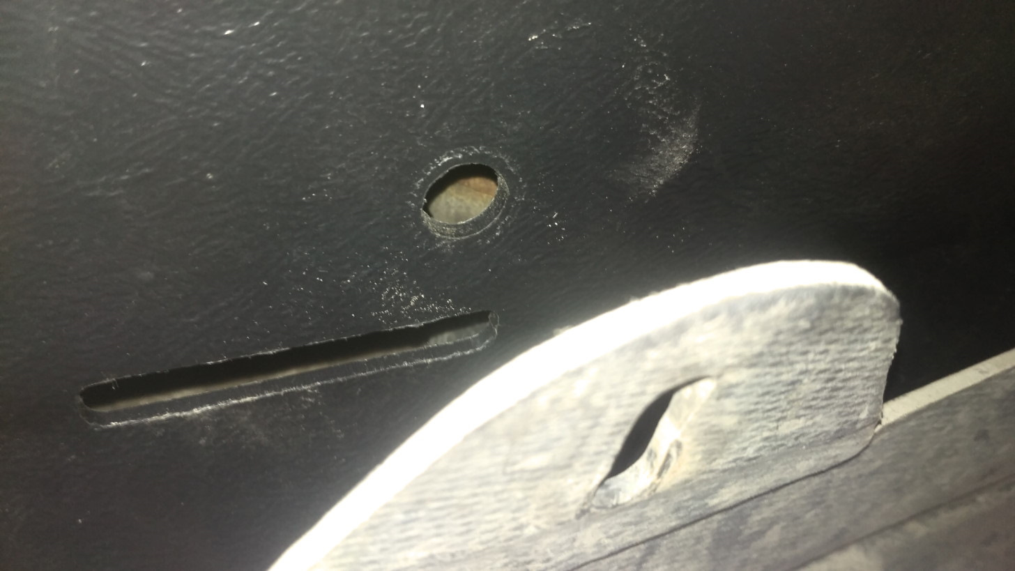 Установка пыльника двигателя — Citroen C5 (2G), 2 л, 2011 года ...