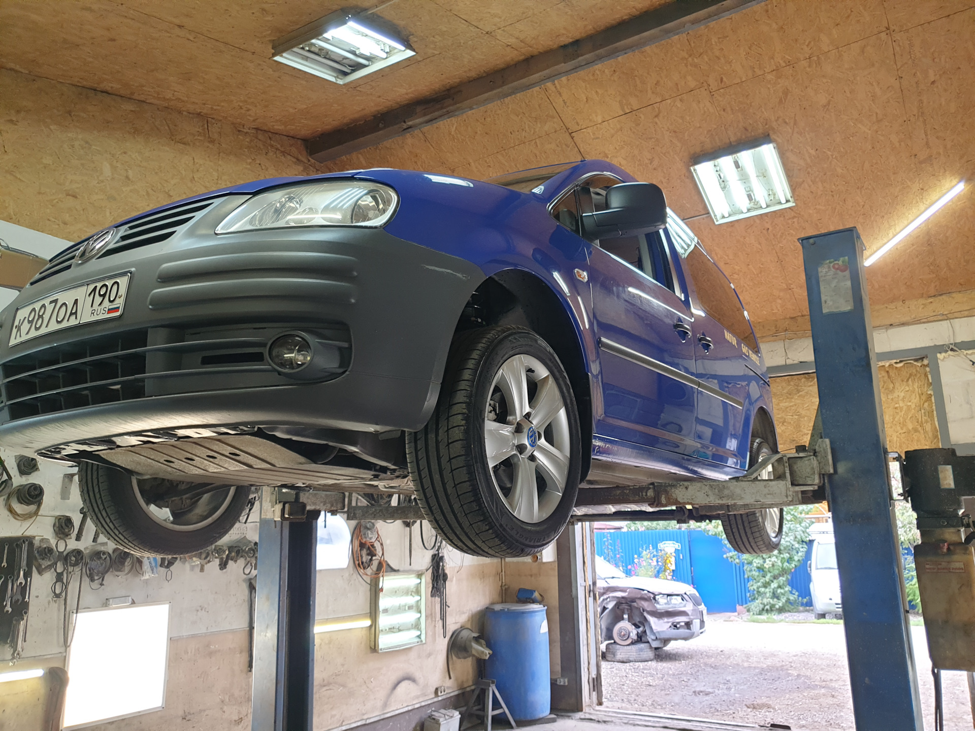 Гремит подвеска на VW Caddy… — Volkswagen Caddy (3G), 2 л, 2008 года ...