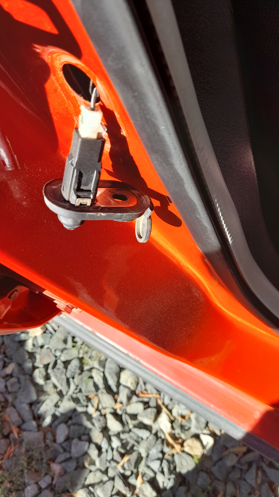 замена переднего правого концевика двери. — Geely MK Cross, 1,5 л, 2013 ...