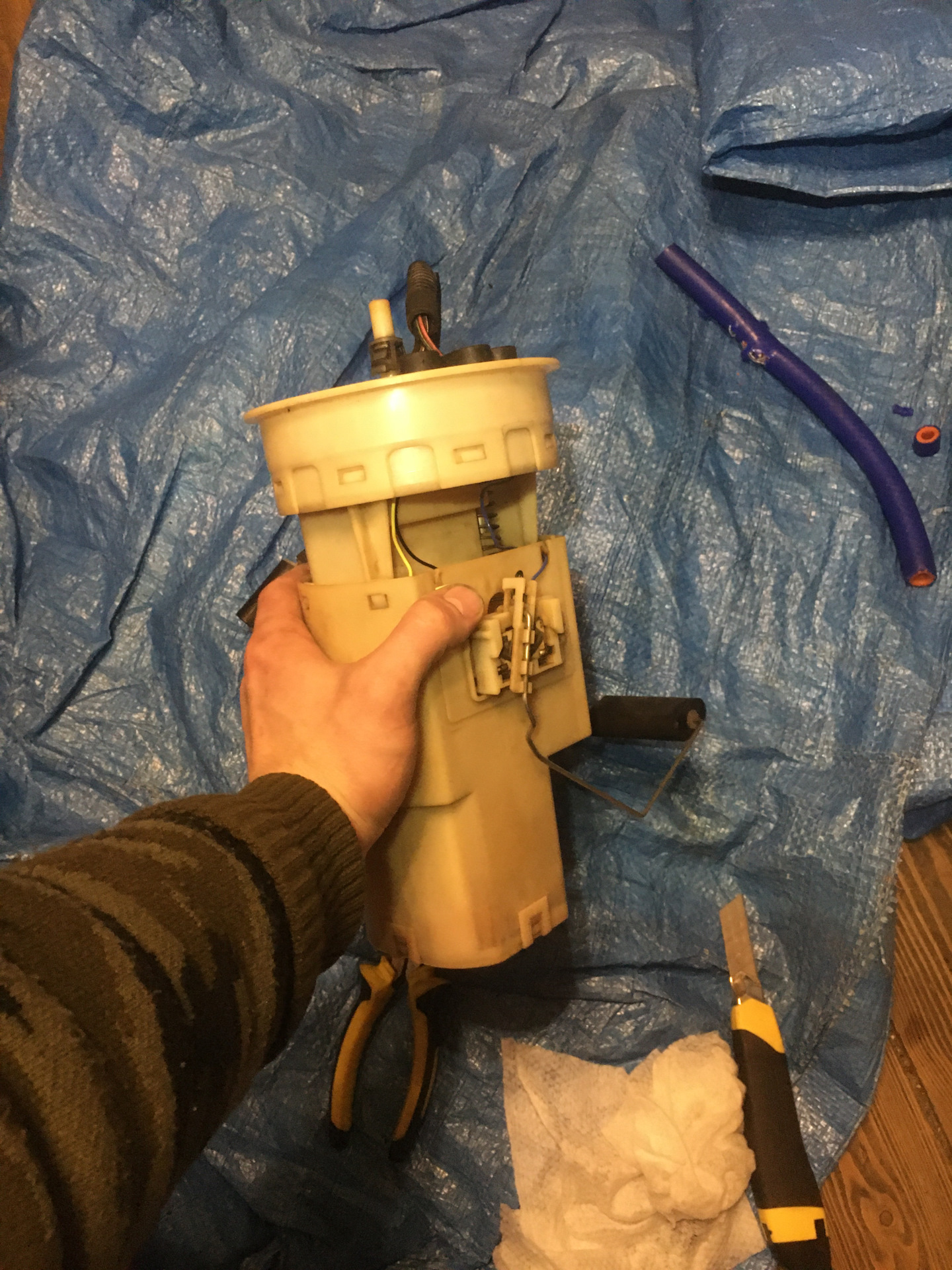 Как разбирается бензонасос. Как разбирается бензонасос. Разбор топливный насос на сдм 833. Разборка бензонасоса меган 2. Как разбирается бензонасос.