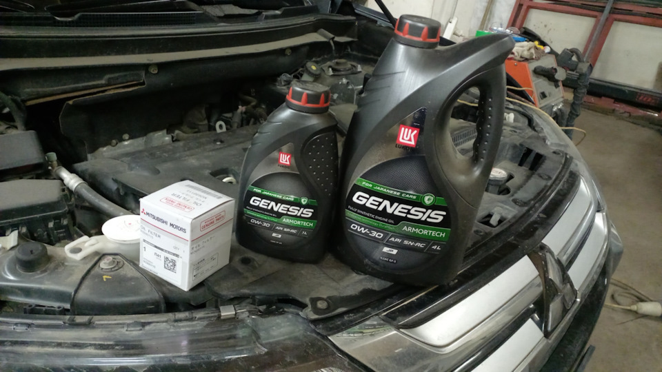 Замена масла, теперь Lukoil Genesis JP 0w30 — Mitsubishi Outlander (3G ...