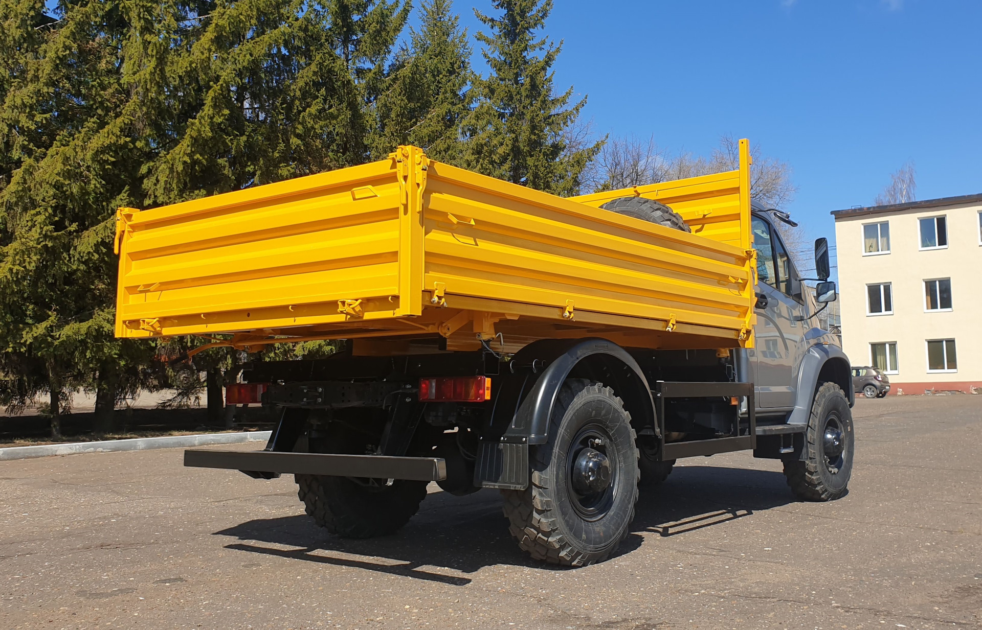 Газ саз 39014 10. Газ саз 25061. самосвал газ-саз- 25061-10. газ саз 39014-10 грузоподъемность. крыло заднее газон некст самосвал.