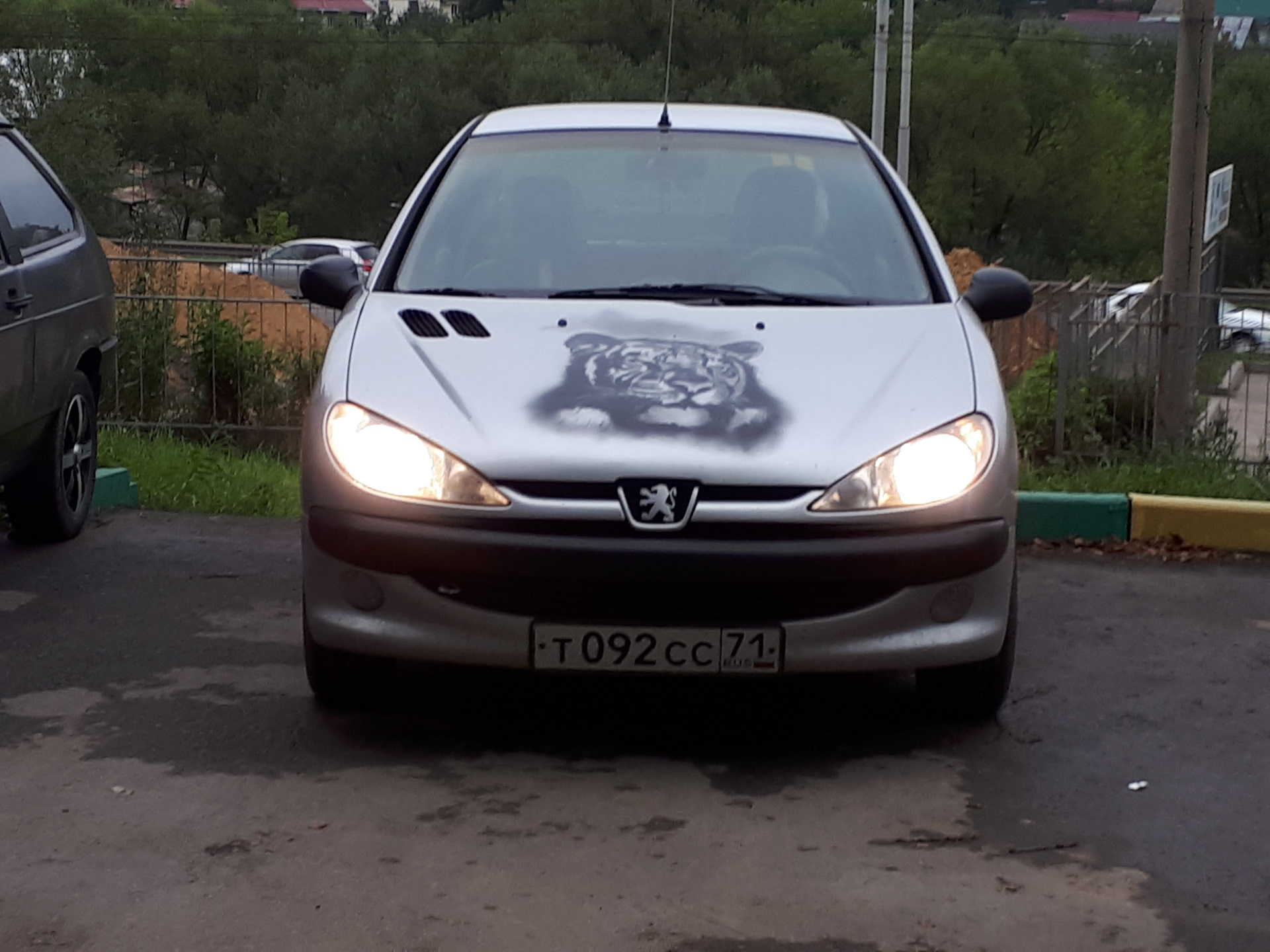 Компрессор кондиционера периодически включается/выключается — Peugeot 206,  1,4 л, 2007 года | своими руками | DRIVE2