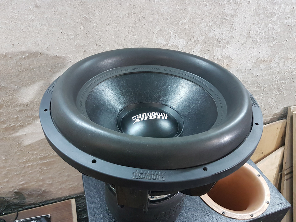 Сабвуфер Sundown Audio Z18V5. Короб под 18 саб. Мясная восемнаха в хэтч ...
