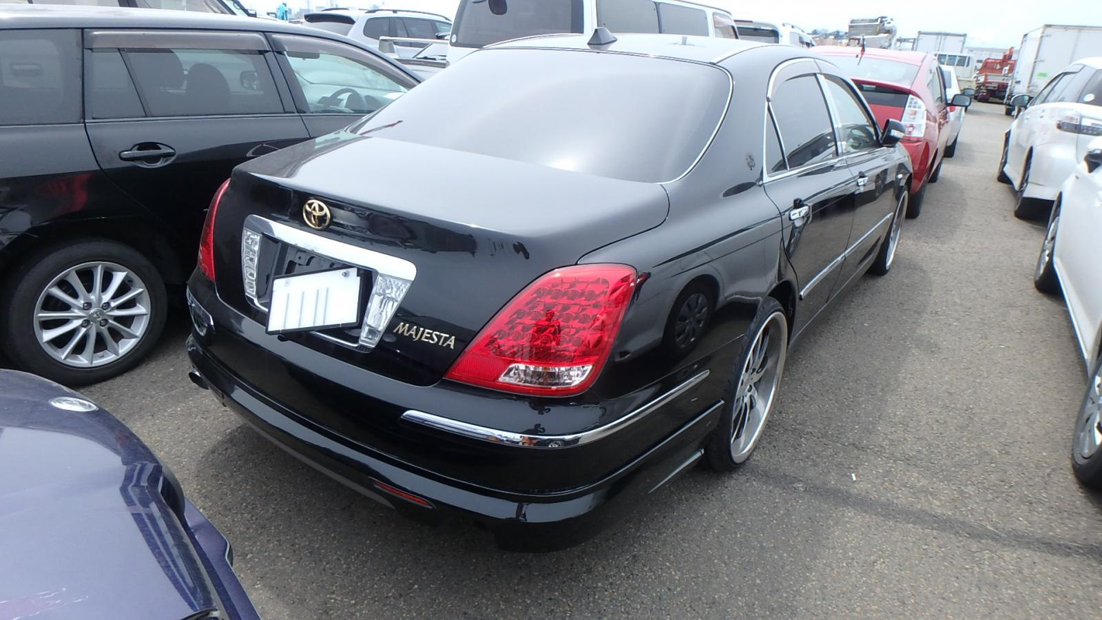 Toyota Crown Majesta 2014