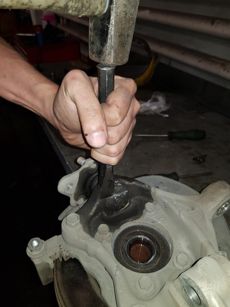 сказка о том, как два чувака решили поменять шаровые на приусе — Toyota ...