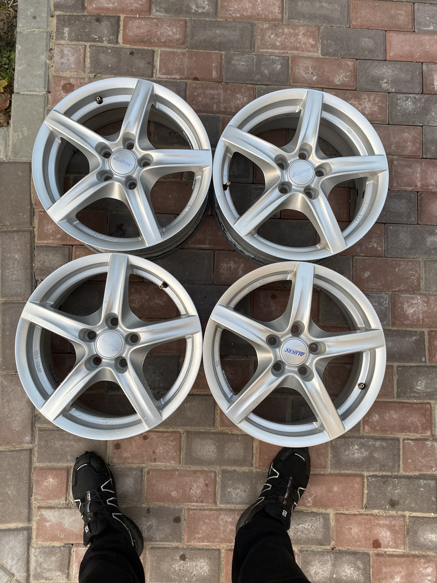 Купил литые диски R16 Alutec — Ford Focus II Wagon, 1,6 л, 2010 года ...