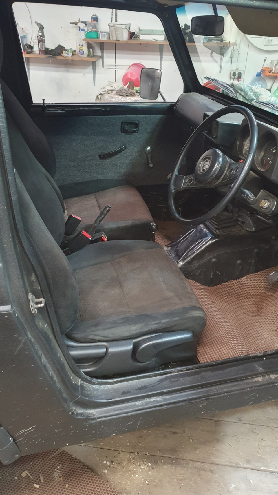 Замена передний сидений — Suzuki Jimny, 1 л, 1984 года | расходники