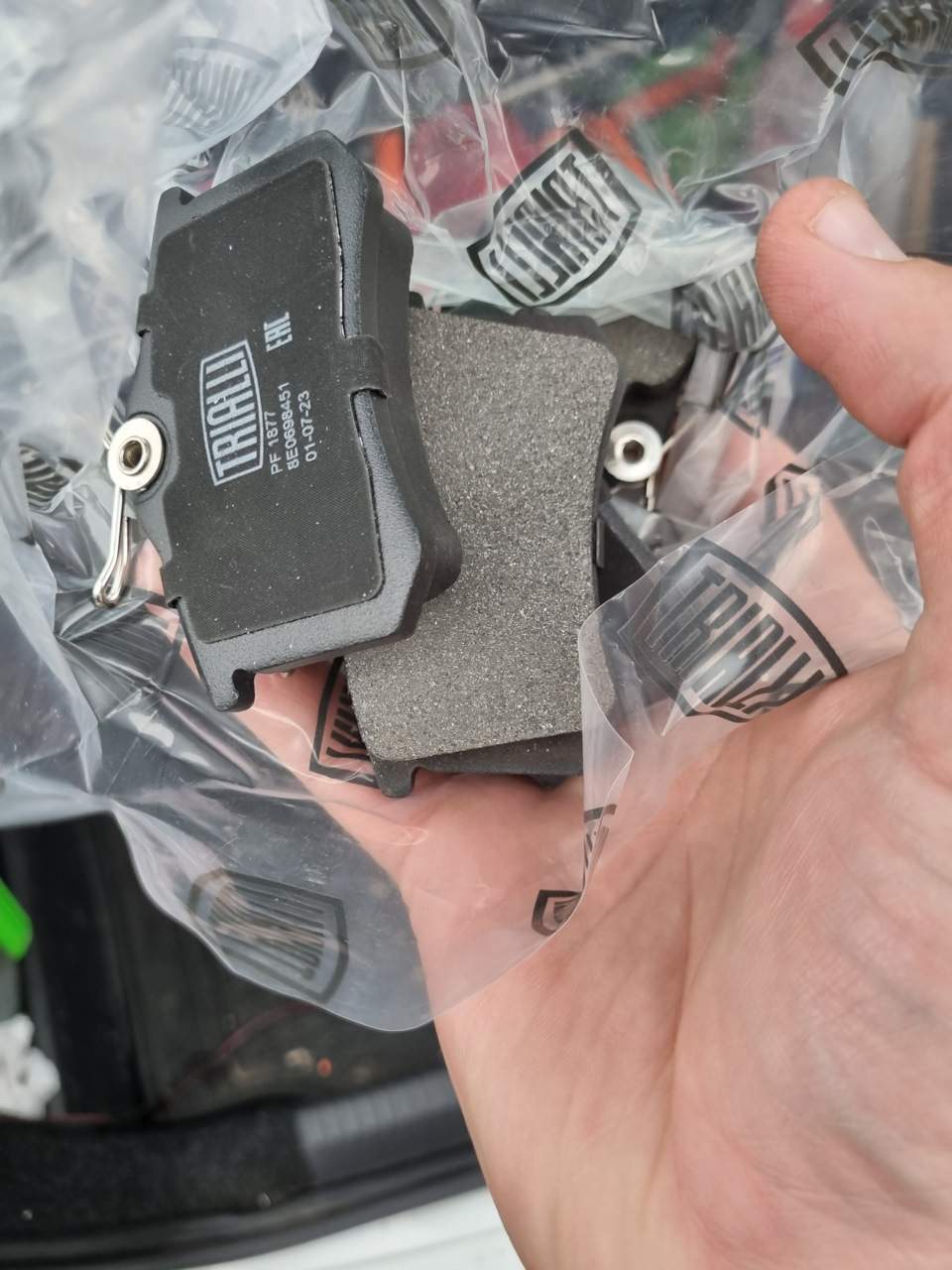 Бюджетные колодки…нам много и не надо — Skoda Octavia A7 Mk3. Запчасти на фото: PF1877, 8E0698451