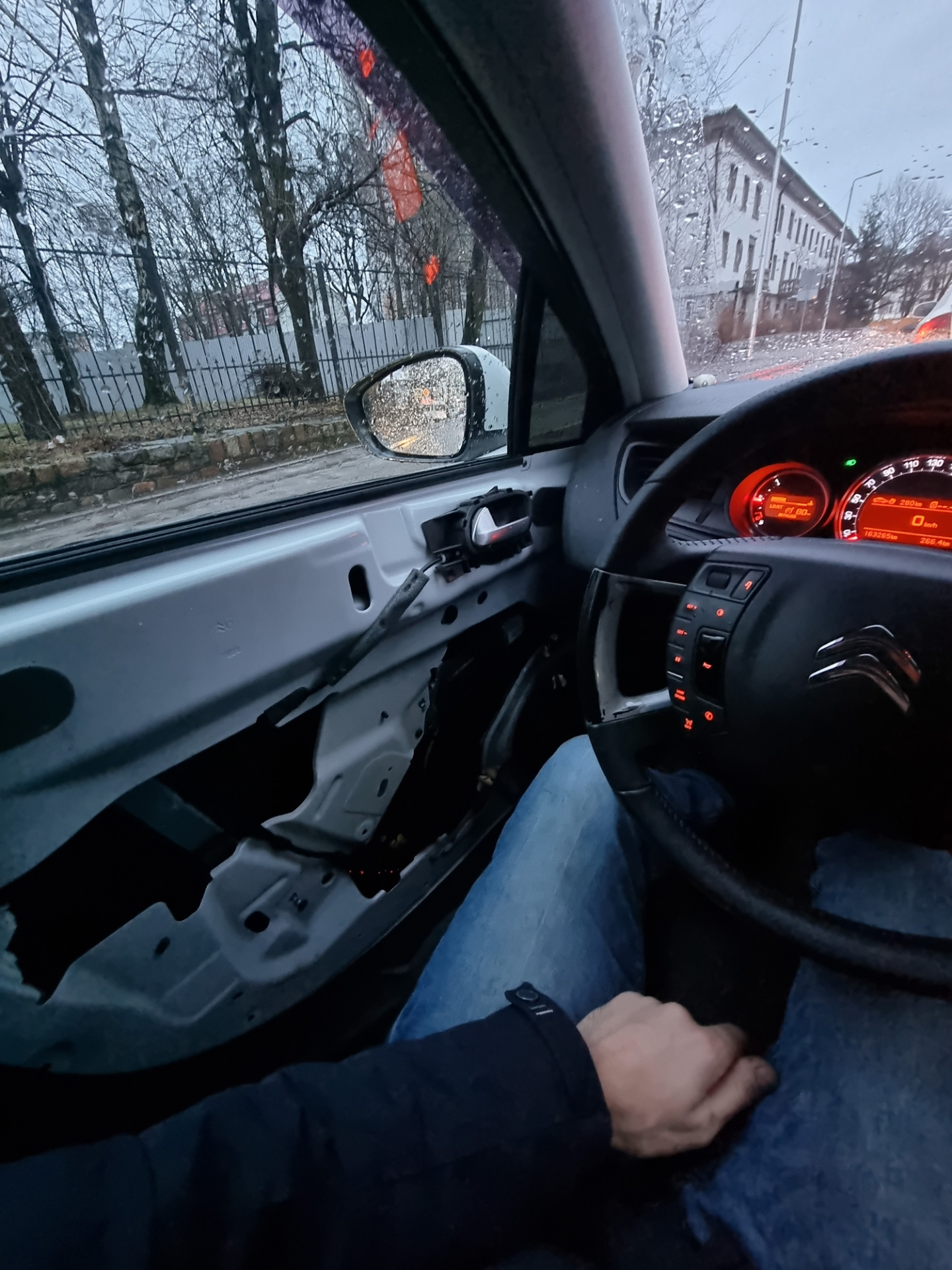 Стекло подъёмник — Citroen C5 (2G), 1,6 л, 2012 года | поломка | DRIVE2