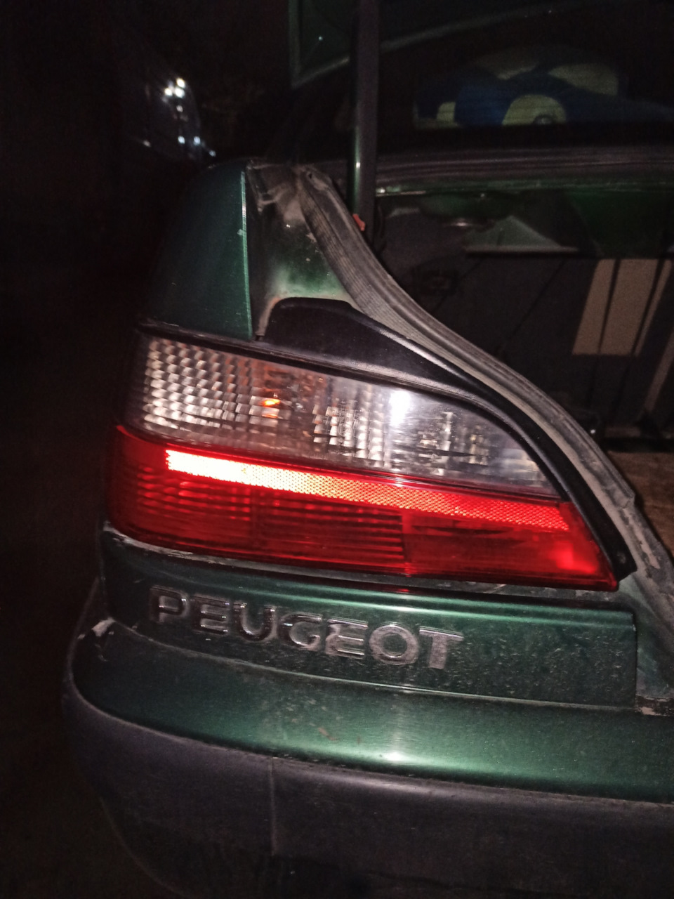 Запотевание задних фонарей Пежо 406 — Peugeot 406, 1,8 л, 1995 года ...